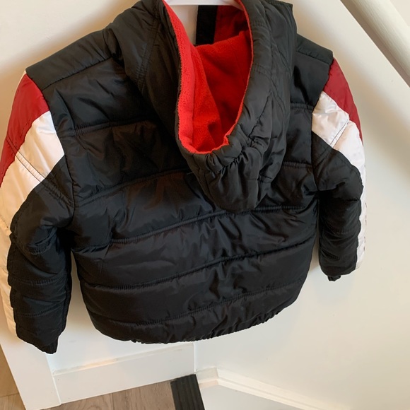 SOLD-Boys Jordan 6-7 puff jacket - Picture 3 of 3